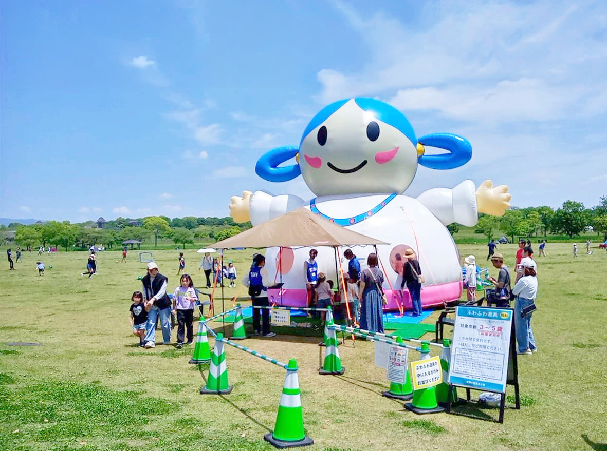 画像：ふわふわ遊具