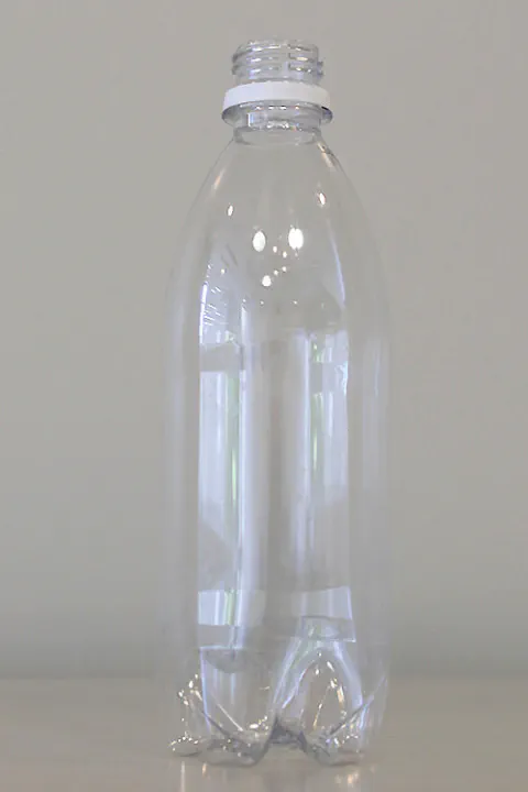 画像:ペットボトルロケットをみんなで発射します