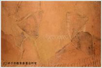 写真：鳥取県の稲吉角田遺跡出土の人物が描かれた土器