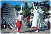 写真：島根県津和野町の弥栄神社で行われる鷺舞